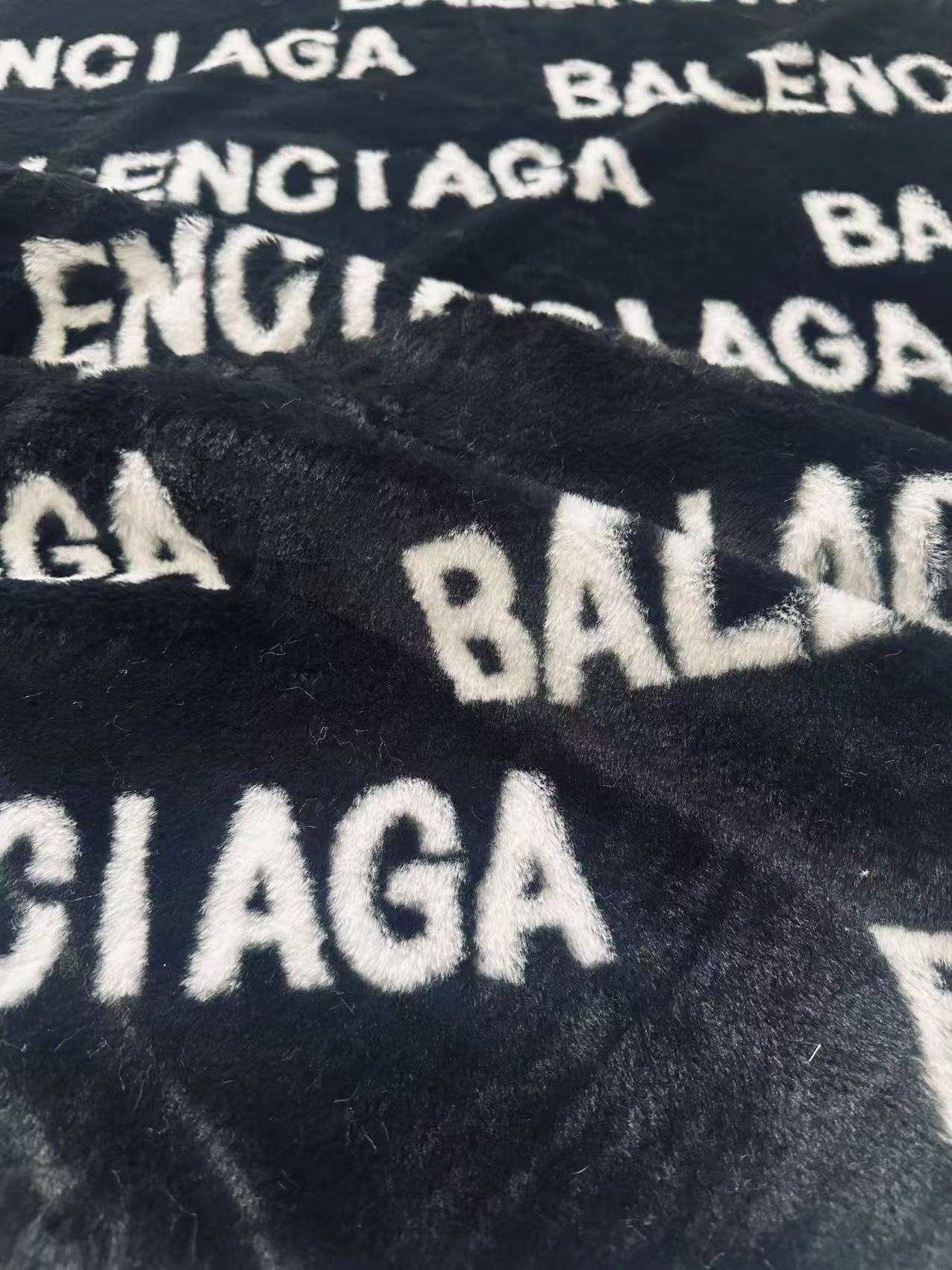 Craft Balenciaga Soft Bunny Fur ,Rabbit Mink ,Faux Fur Fabric For Handmade Apparel By Yard(Black)