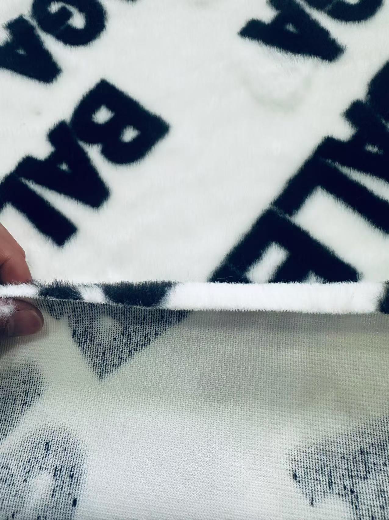 Craft Balenciaga Soft Bunny Fur ,Rabbit Mink ,Faux Fur Fabric For Handmade Apparel By Yard(White)