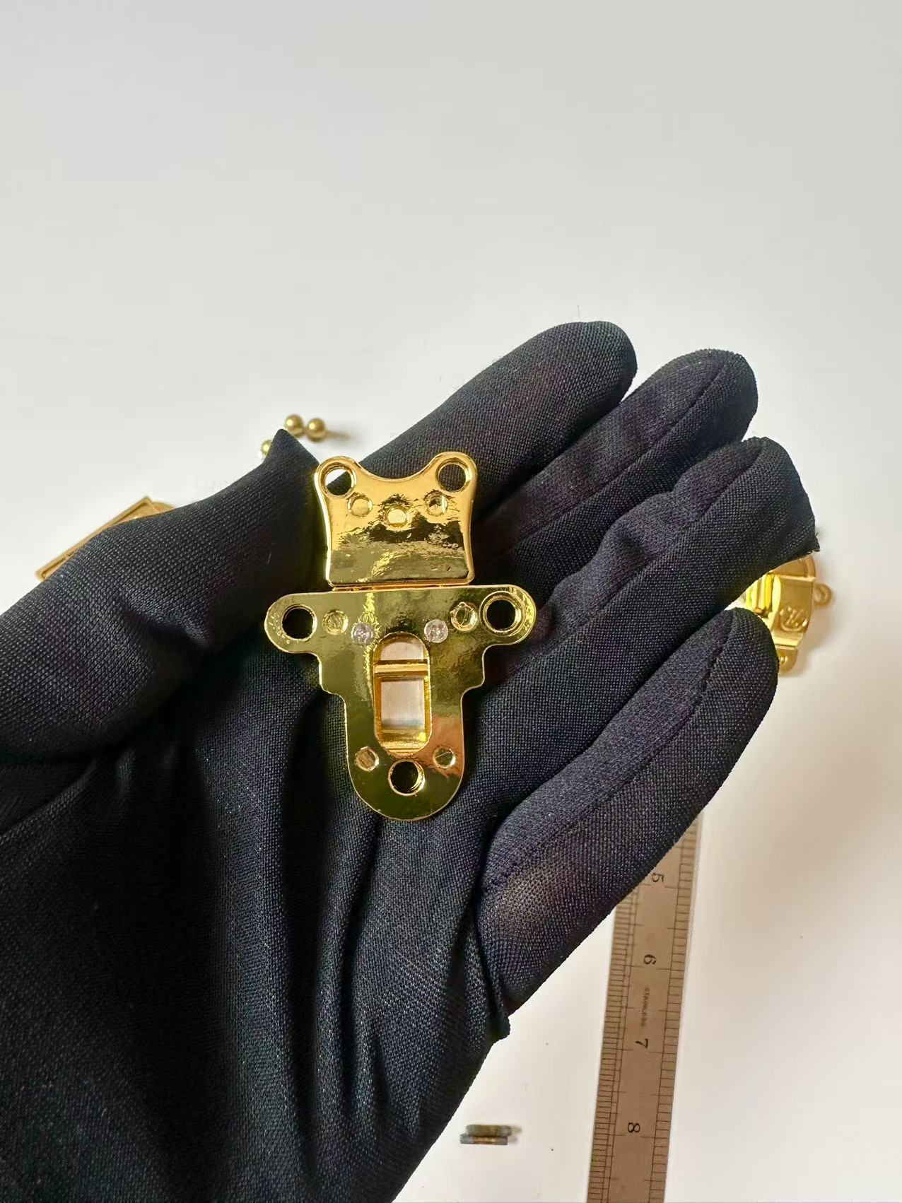 New Best Quality Small Gold Alloy Material LV Locks For Handmade Box ,Bag and Handicraft Goods