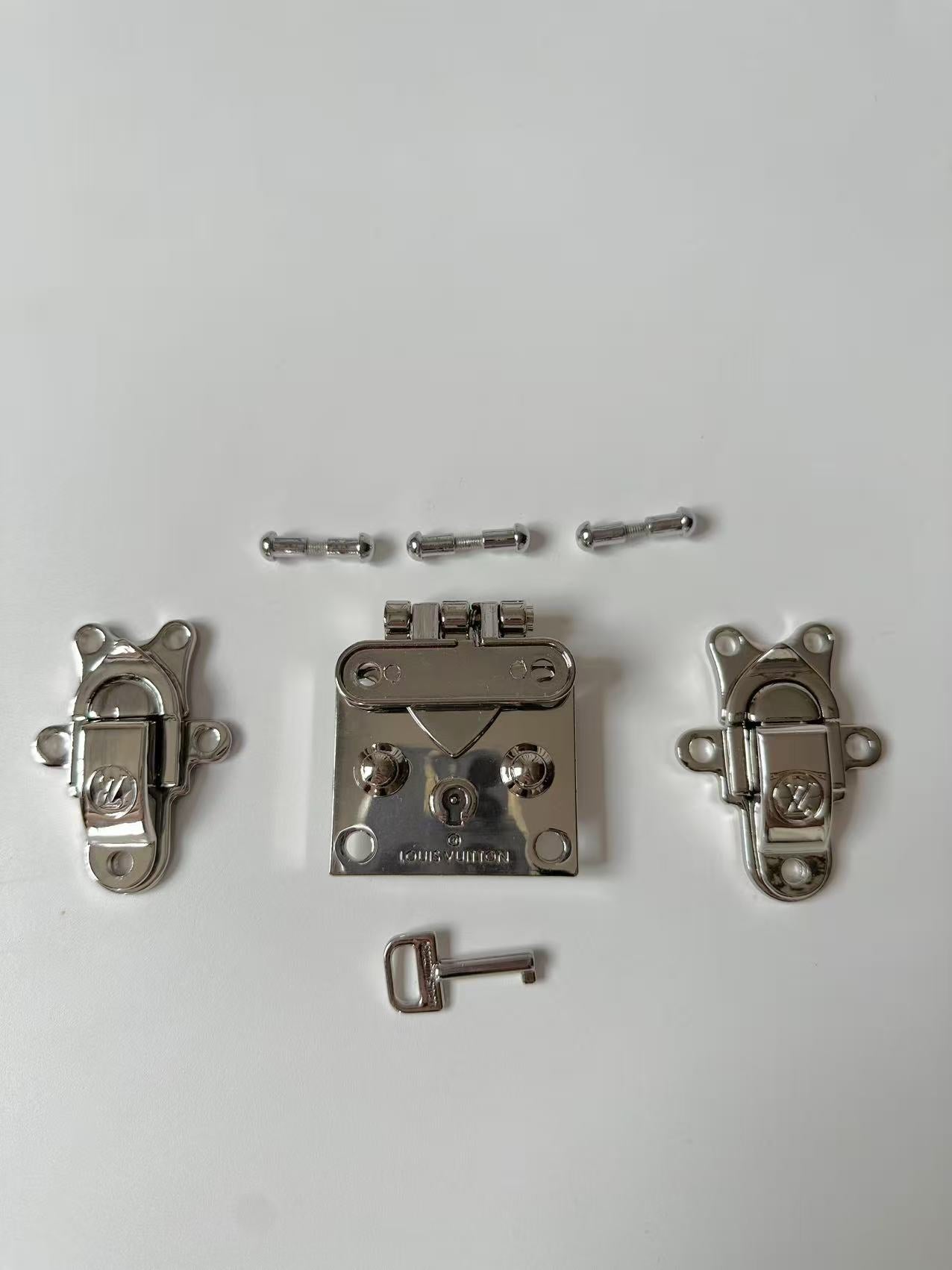 New Best Quality Small Sliver Alloy Material LV Locks For Handmade Box ,Bag and Handicraft Goods
