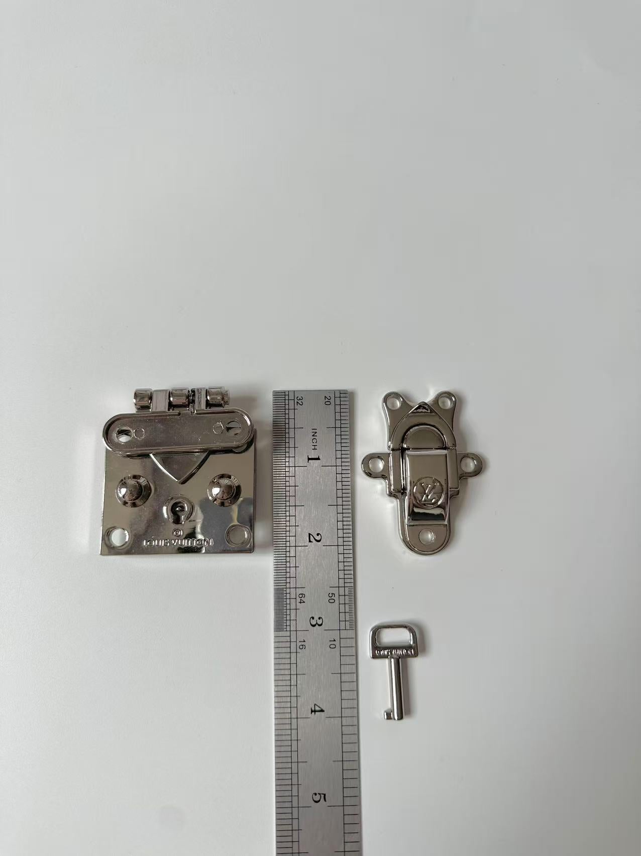 New Best Quality Small Sliver Alloy Material LV Locks For Handmade Box ,Bag and Handicraft Goods
