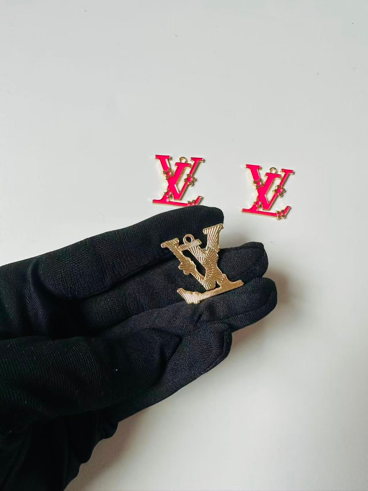 Fashion 2.5CM Size LV Pendant For DIY Handmade Goods