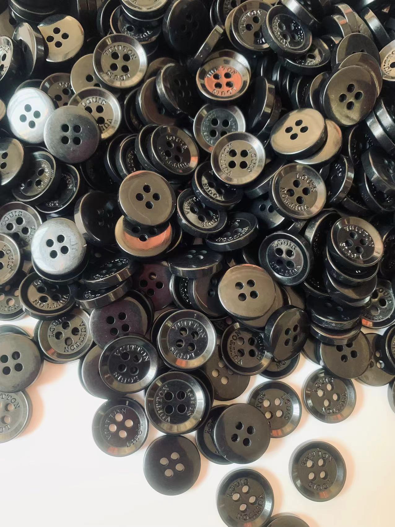 Craft Louis Vuitton 15MM Resin Material Handicraft Black Button For Apparel