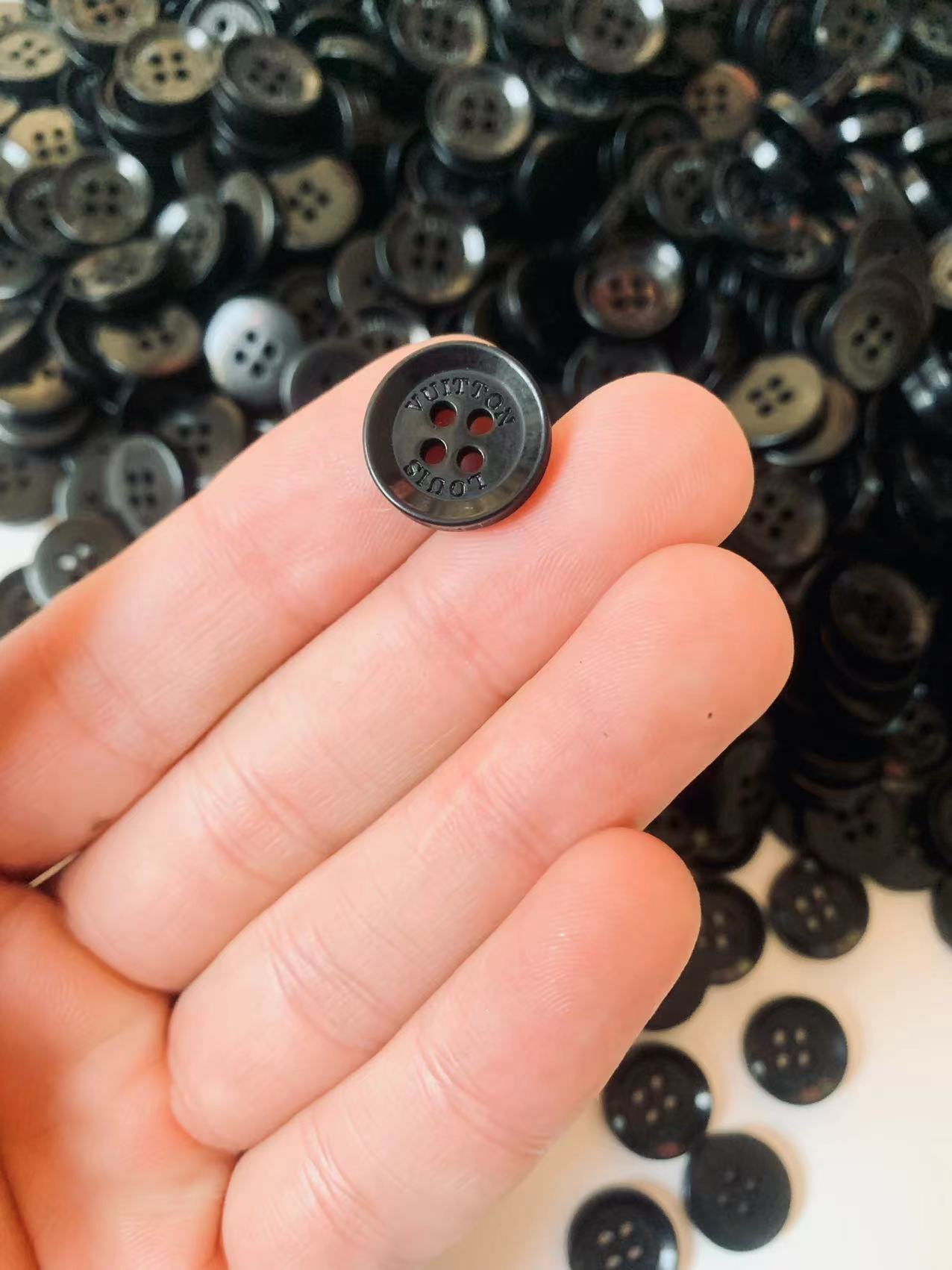 Craft Louis Vuitton 15MM Resin Material Handicraft Black Button For Apparel