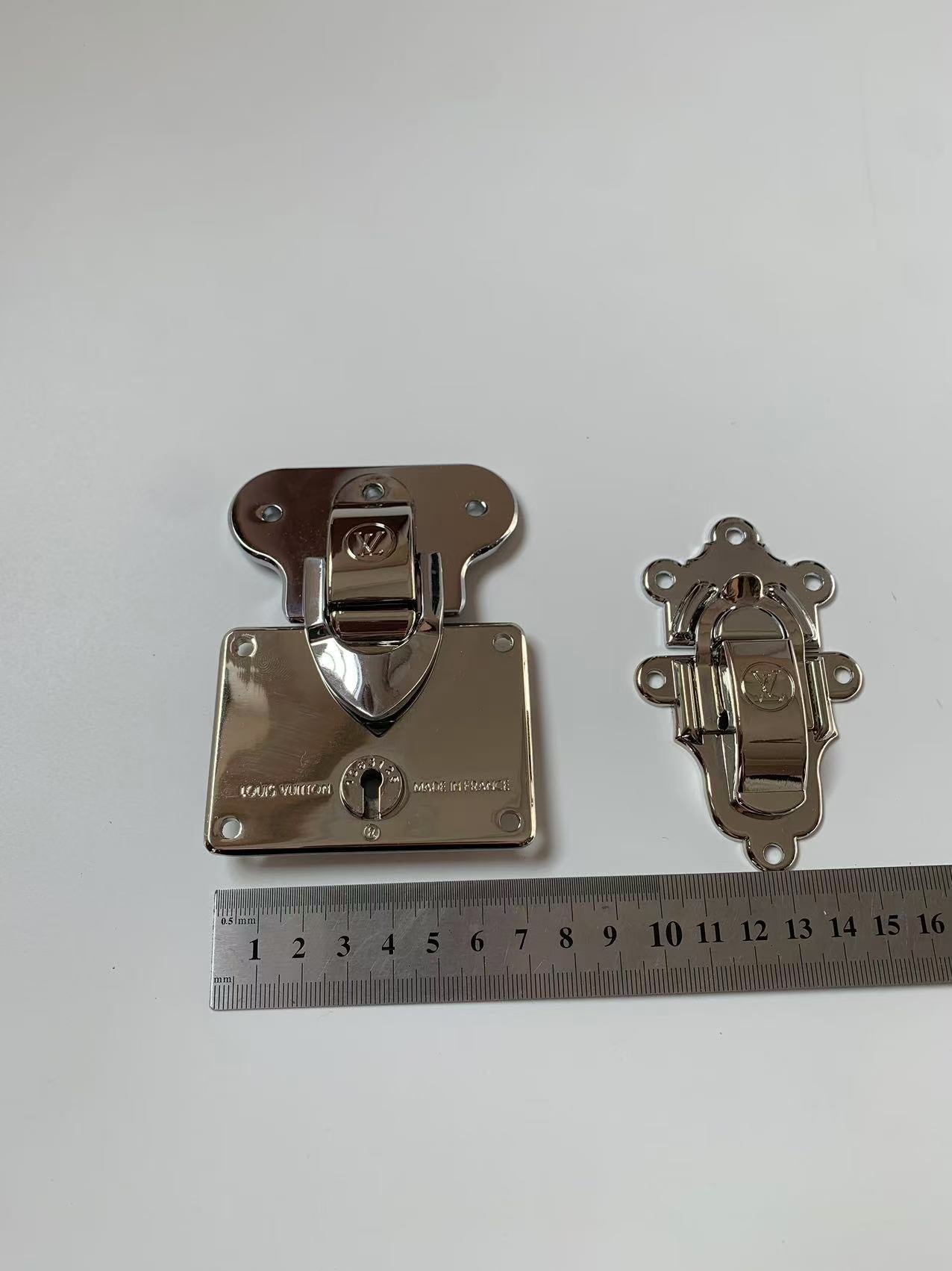 New Best Quality Sliver Alloy Material LV Locks For Handmade Box ,Bag and Handicraft Goods