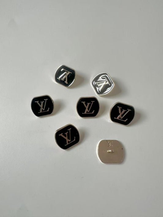 1 PC 18MM LV Handicraft Button Metal Material For Apparel(Black)