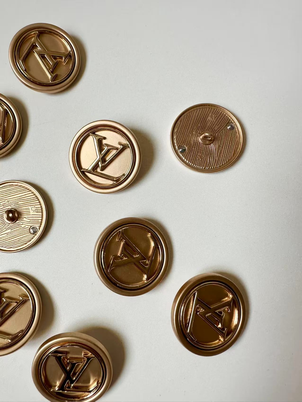 1 PC 1.25" Big Size LV Handicraft Button Metal Material For Apparel Jacket (Rose Gold)