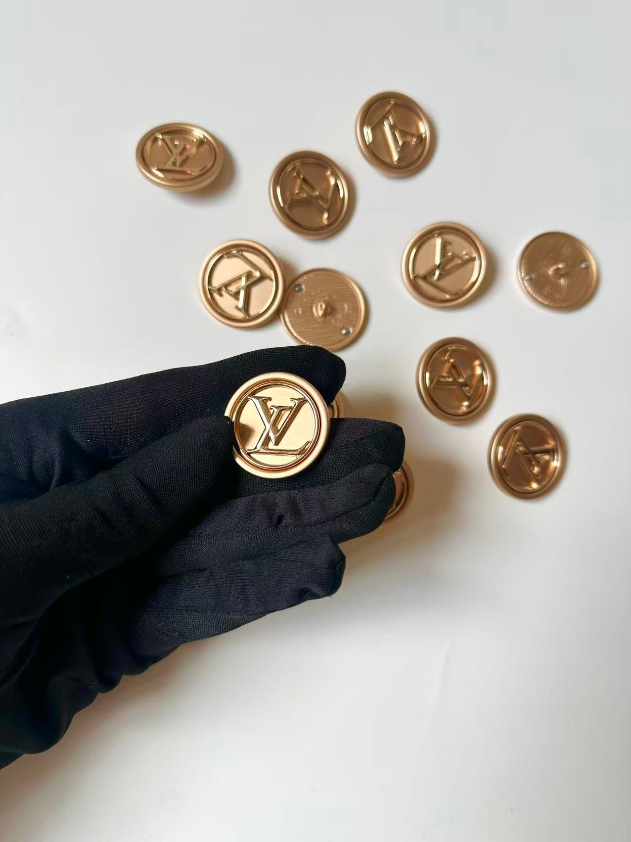1 PC 1.25" Big Size LV Handicraft Button Metal Material For Apparel Jacket (Rose Gold)