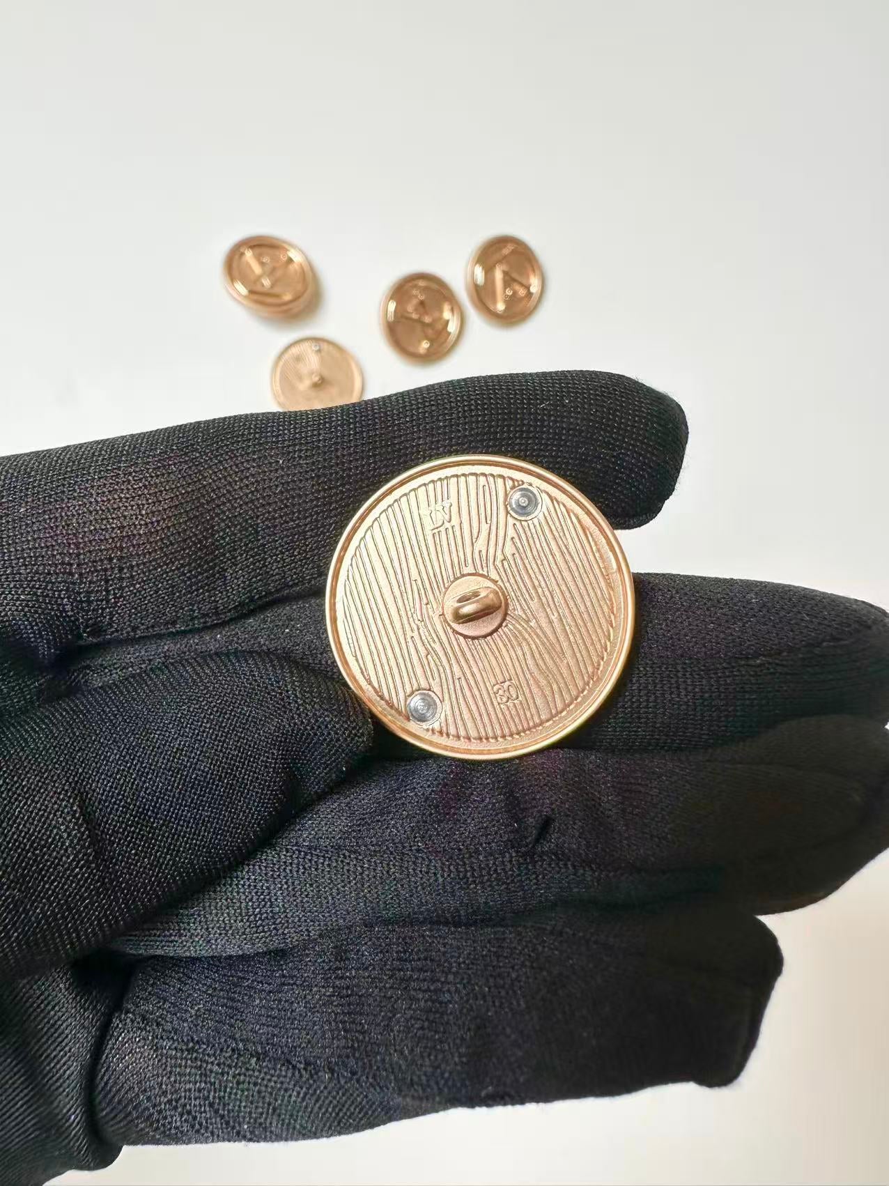 1 PC 1.25" Big Size LV Handicraft Button Metal Material For Apparel Jacket (Rose Gold)