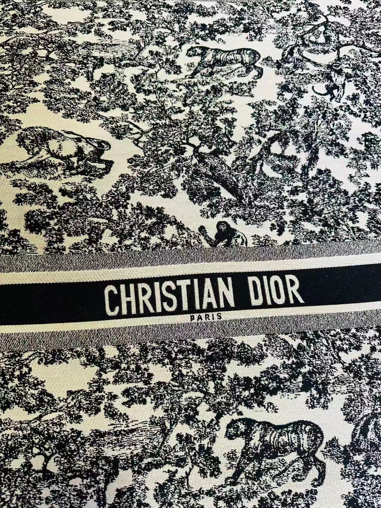 Best Quality Dior With Animal Canvas Jacquard Cloth Fabric For Handmade Sewing ,Furniture,Upholstery Goods By Yard (Black)