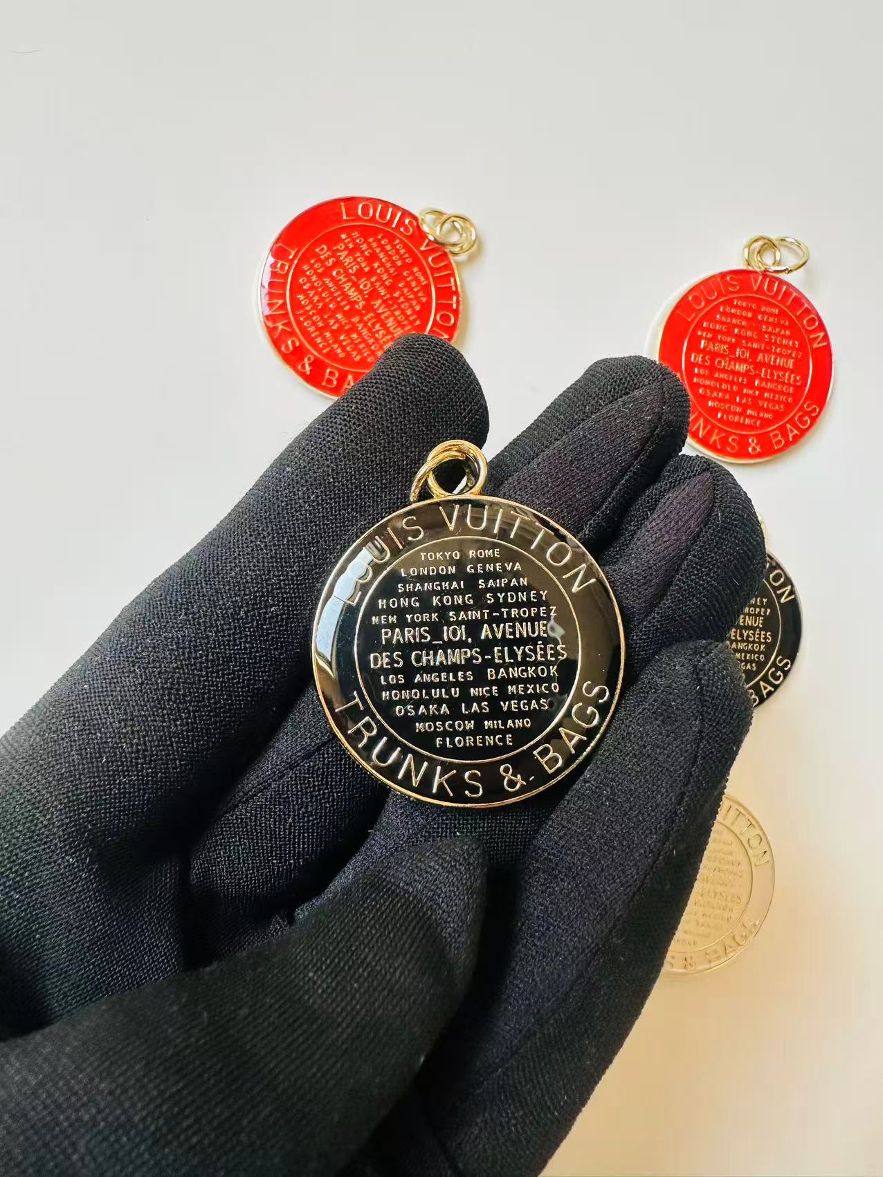 Craft 40MM Louis Vuitton Double-Side Metal Pendant For DIY Gift Goods