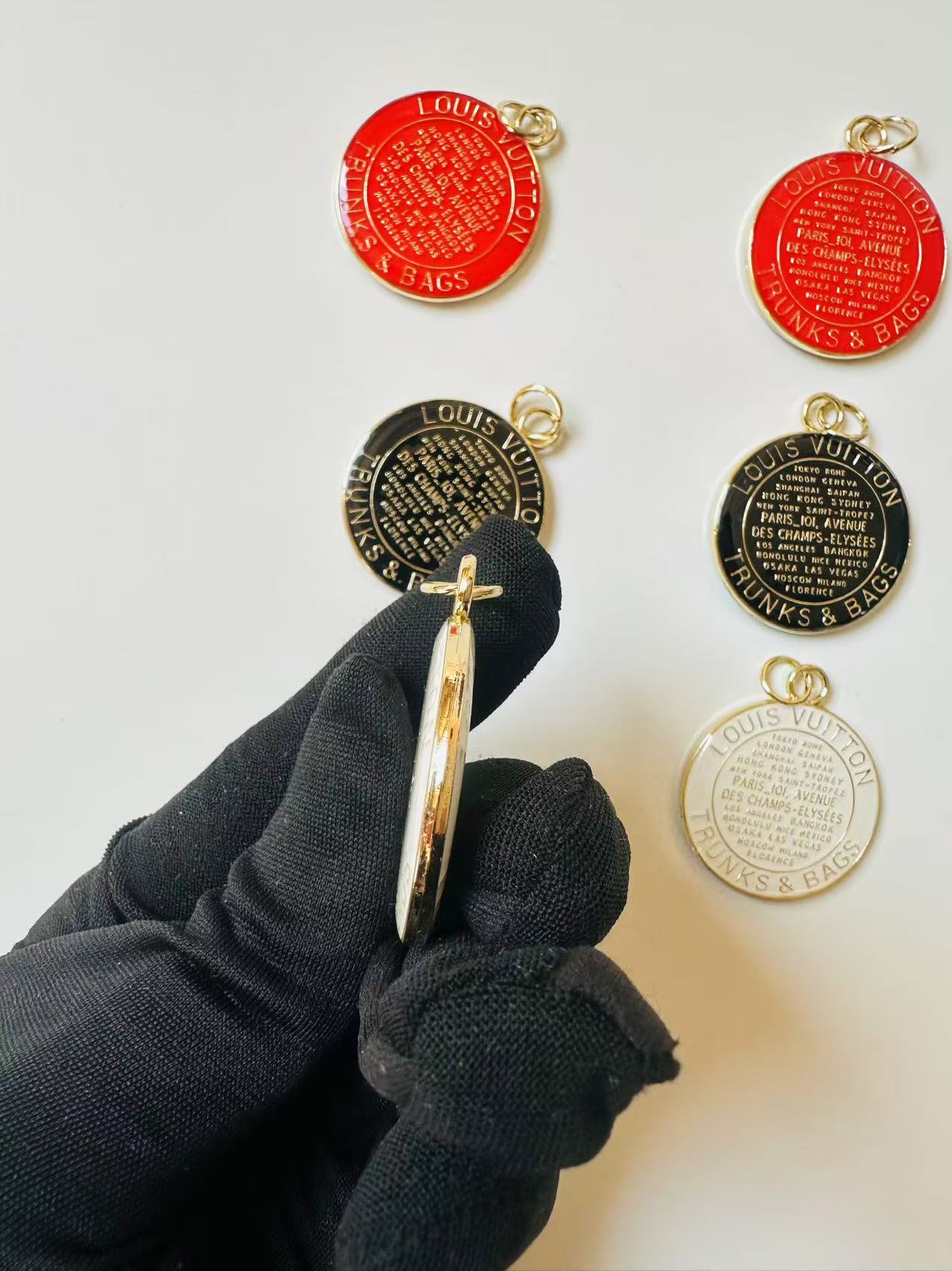 Craft 40MM Louis Vuitton Double-Side Metal Pendant For DIY Gift Goods