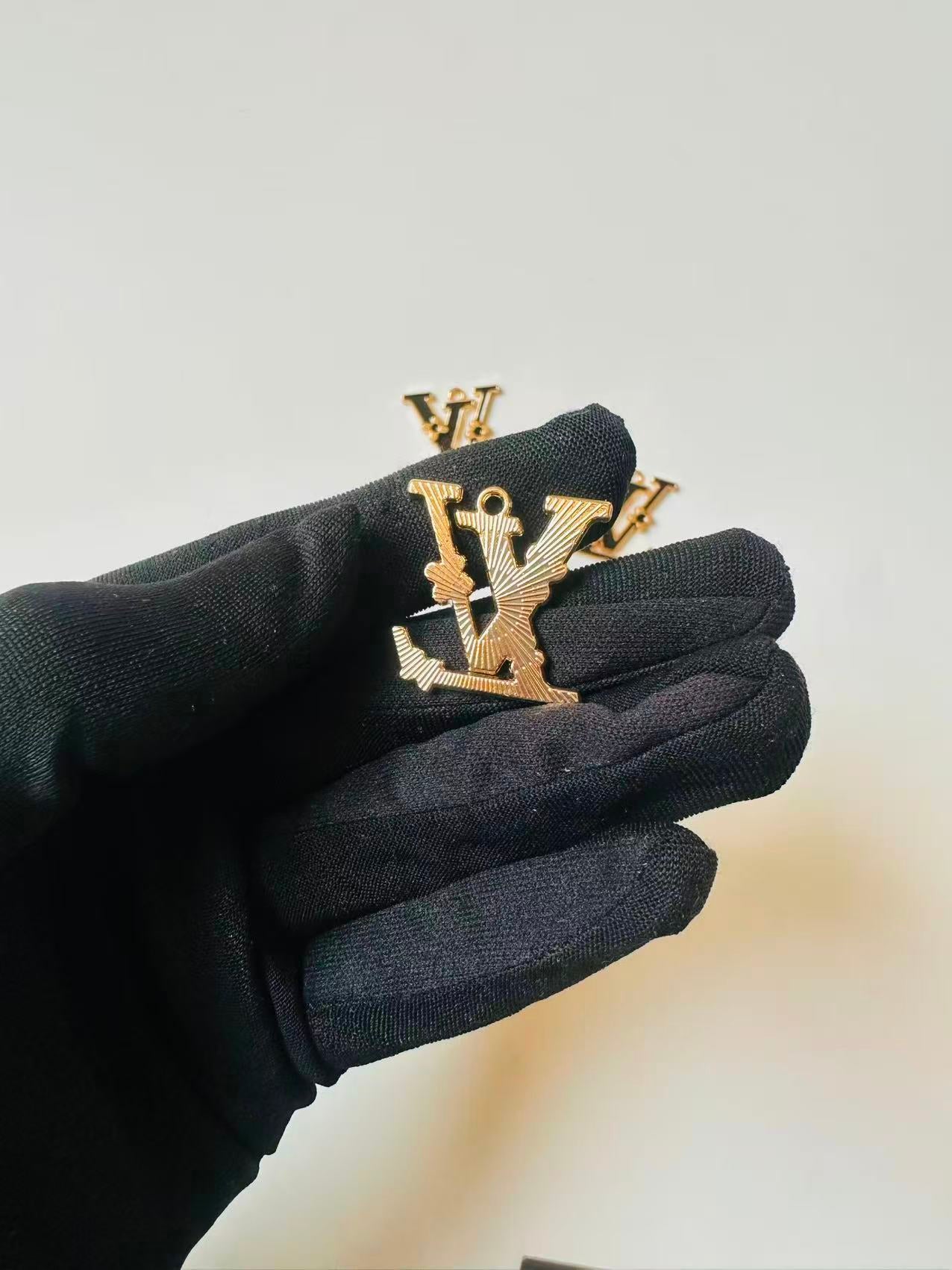 Fashion 2.5CM Size LV Pendant For DIY Handmade Goods