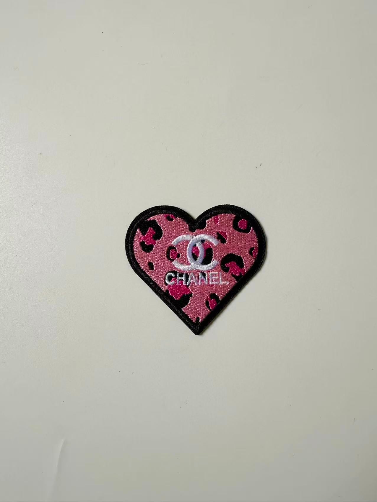 Craft Embroidery Pink Dior Jacquard Patches For Customized Apparel