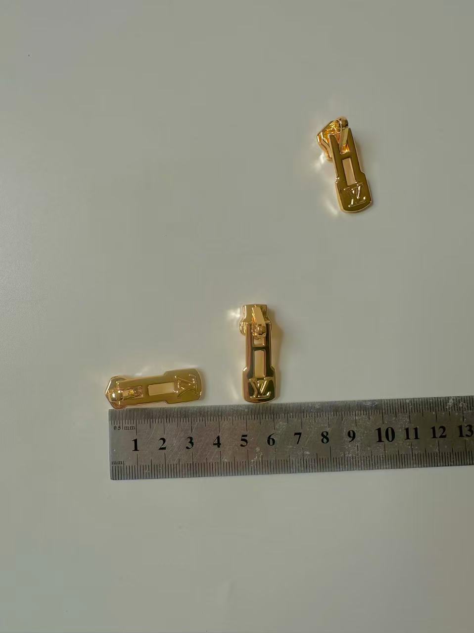 Fashion Sliver LV Zipper Head ,Size #5 For Handmade Bags