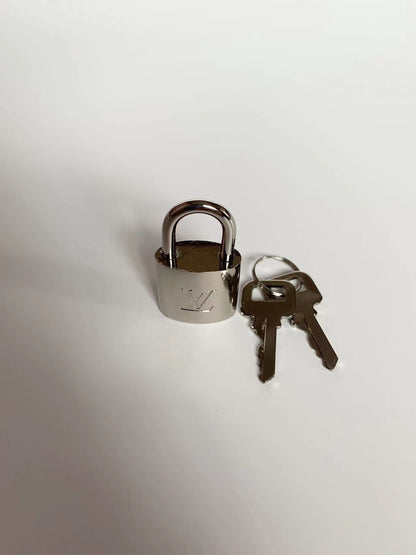 Fashion Sliver LV Metal Locks For Handmade Goods